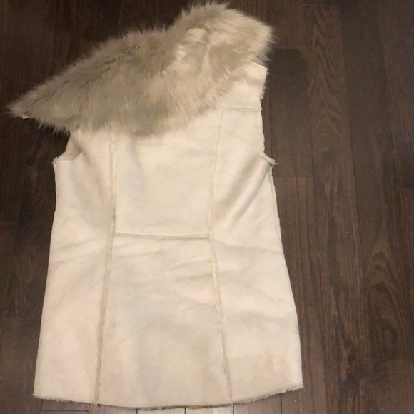 Faux fur and shearling vest - Picture 5 of 8